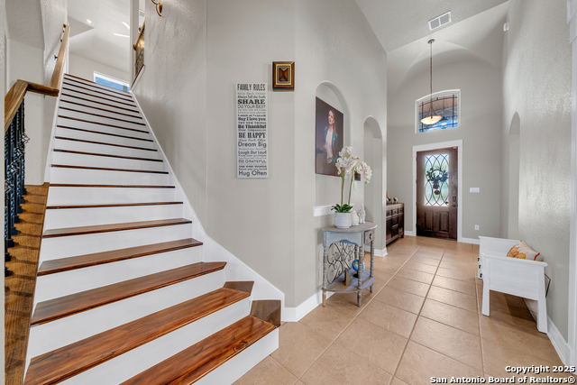 Image 5 of 52 For 7634 Hays Hill