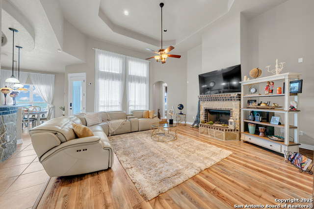 Image 8 of 52 For 7634 Hays Hill