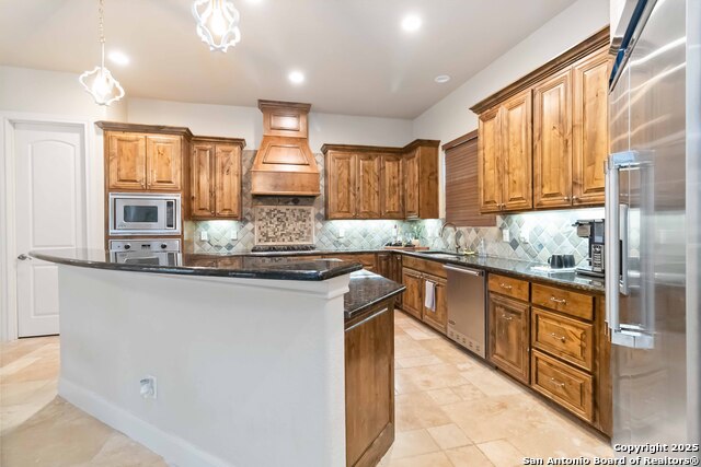 Listing photo id 14 for 8415 Wild Wind Park