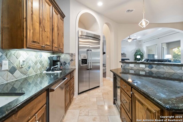 Listing photo id 15 for 8415 Wild Wind Park