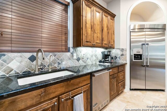 Listing photo id 16 for 8415 Wild Wind Park