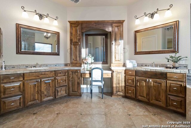 Listing photo id 28 for 8415 Wild Wind Park