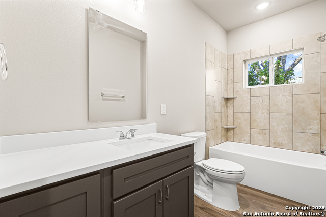 Image 10 of 38 For 851 Porter St