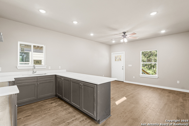 Image 23 of 38 For 851 Porter St