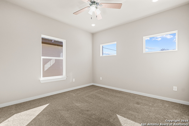 Image 27 of 38 For 851 Porter St