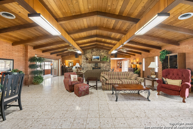 Listing photo id 13 for 000 Ranch Road 2631