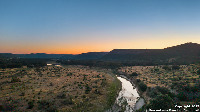 Listing photo id 31 for 000 Ranch Road 2631