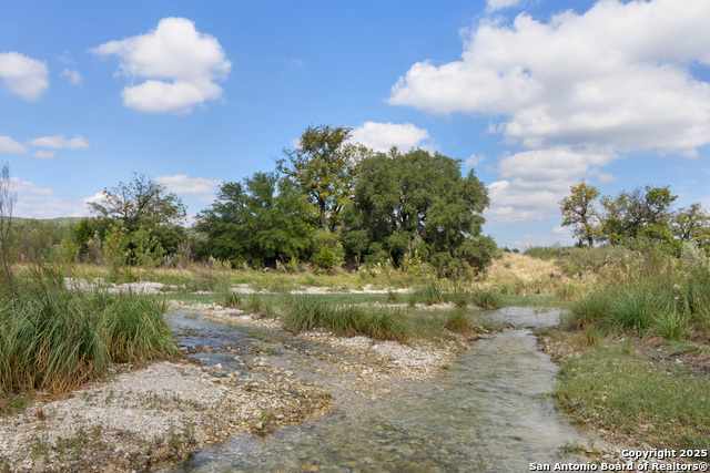 Listing photo id 36 for 000 Ranch Road 2631