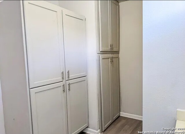 Image 4 of 6 For 1017 Aganier 2