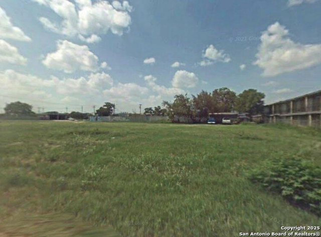 Image 2 of 7 For 135 Cornelia