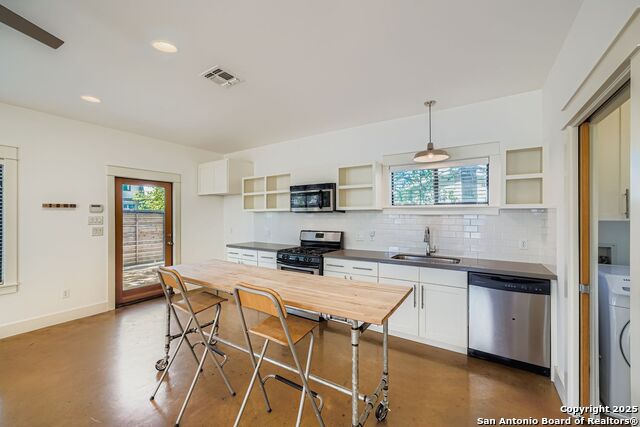 Image 18 of 38 For 1800 E. 14th