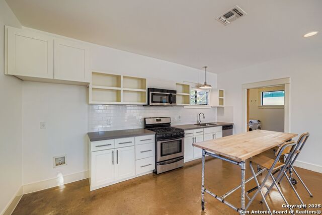 Image 19 of 38 For 1800 E. 14th