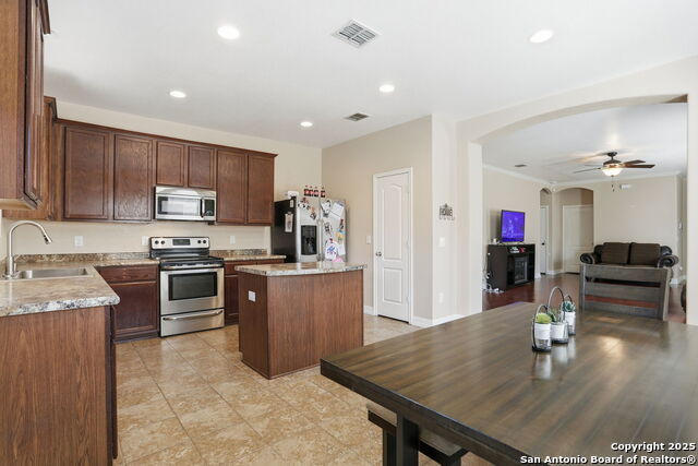 Image 9 of 22 For 9918 Fuchsia View