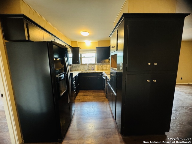 Image 17 of 48 For 440 Cedar Springs