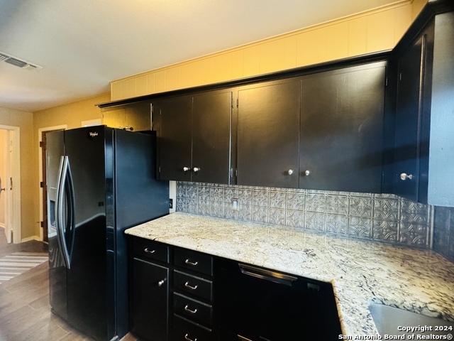 Image 18 of 48 For 440 Cedar Springs