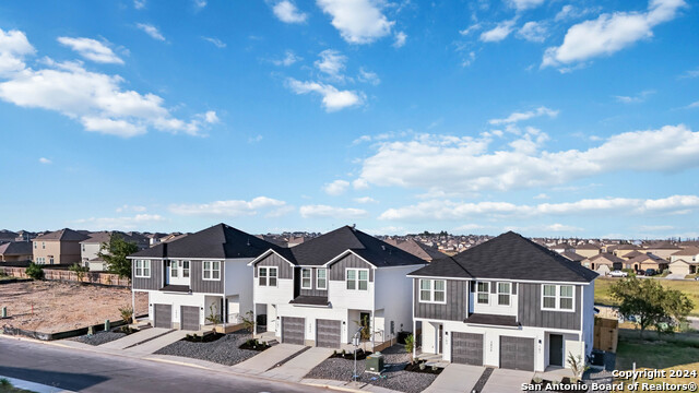 Listing photo id 37 for 3932 Abbott Pass