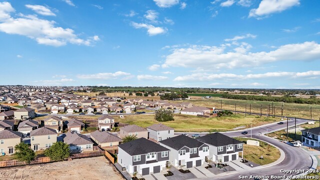 Listing photo id 39 for 3928 Abbott Pass