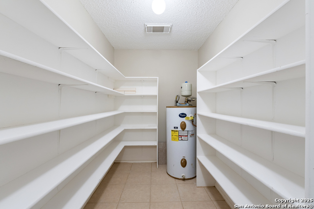 Image 17 of 36 For 6430 Maverick Trail Dr