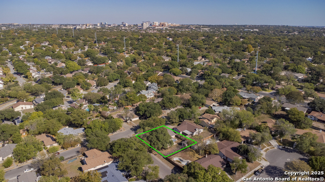 Image 32 of 32 For 6114 Forest Wood