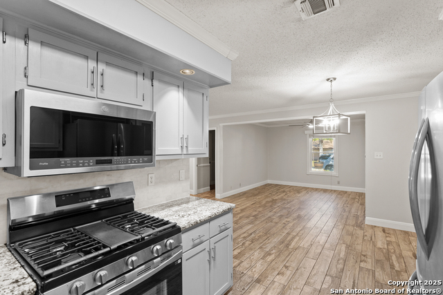 Image 8 of 32 For 6114 Forest Wood