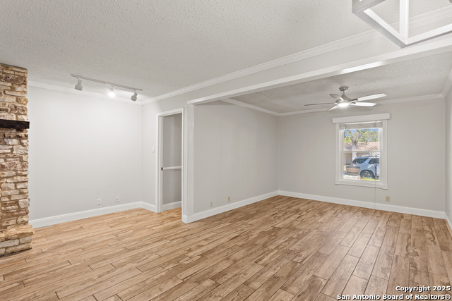 Image 9 of 32 For 6114 Forest Wood