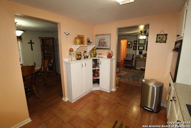 Image 17 of 27 For 19411 Somerset