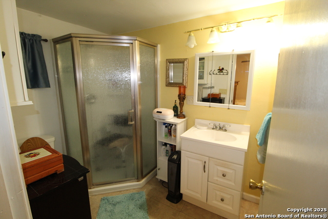 Image 21 of 27 For 19411 Somerset