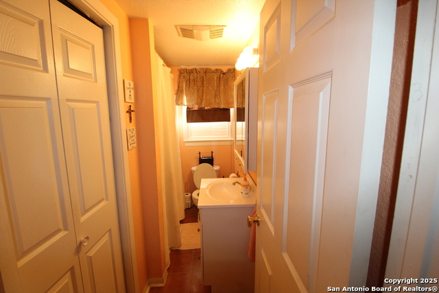 Image 24 of 27 For 19411 Somerset