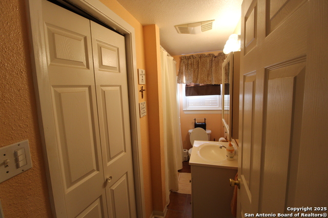 Image 25 of 27 For 19411 Somerset