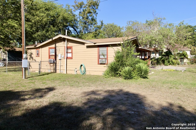 Image 4 of 27 For 19411 Somerset