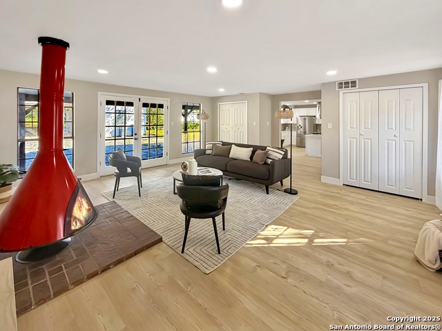 Image 12 of 41 For 351 Ave Maria