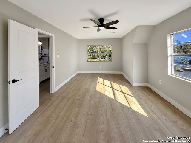 Image 20 of 41 For 351 Ave Maria