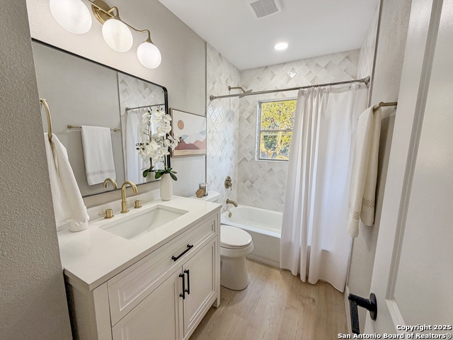 Image 23 of 41 For 351 Ave Maria