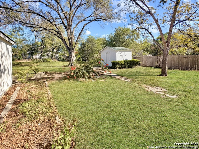 Image 29 of 41 For 351 Ave Maria