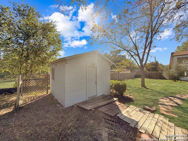 Image 31 of 41 For 351 Ave Maria