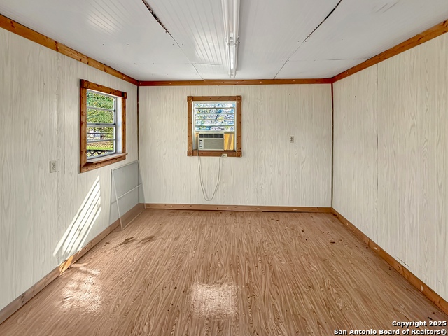 Image 32 of 41 For 351 Ave Maria