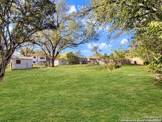 Image 33 of 41 For 351 Ave Maria