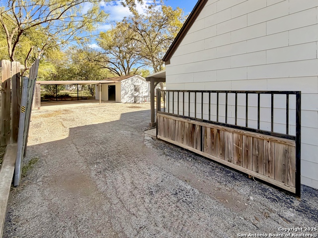 Image 37 of 41 For 351 Ave Maria