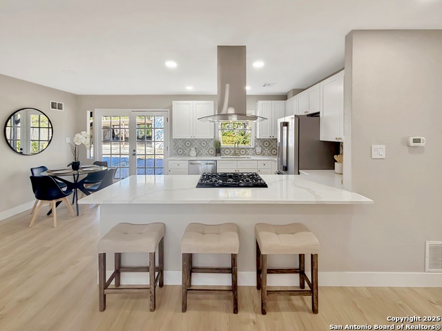 Image 4 of 41 For 351 Ave Maria