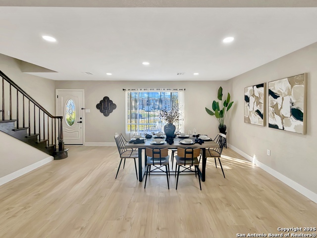 Image 9 of 41 For 351 Ave Maria