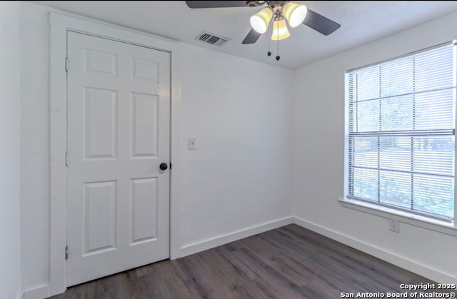 Image 12 of 32 For 1410 B Street