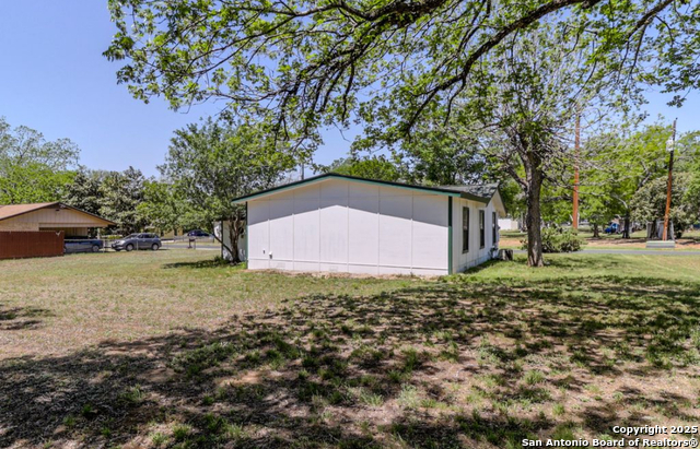 Image 28 of 32 For 1410 B Street