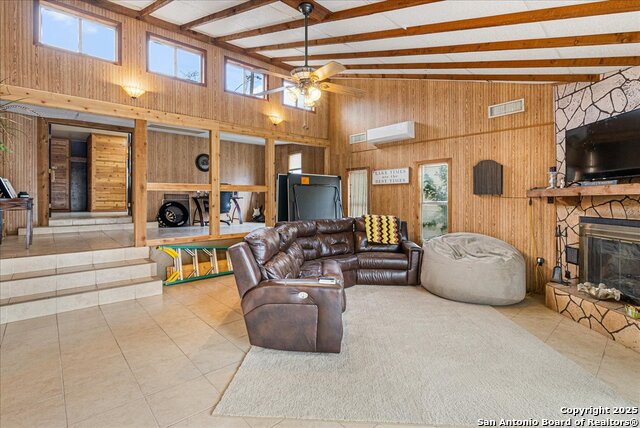 Image 13 of 39 For 232 Vista Dr