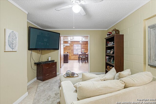 Image 19 of 39 For 232 Vista Dr