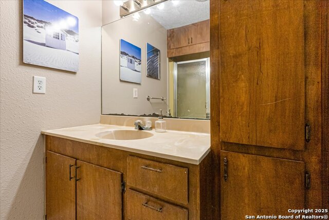 Image 29 of 39 For 232 Vista Dr