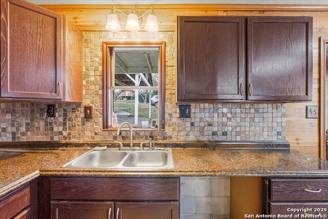 Image 5 of 39 For 232 Vista Dr