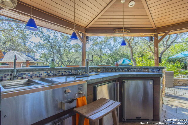 Listing photo id 34 for 23723 Morning Fog