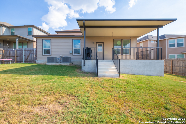 Image 15 of 16 For 15323 Danae Bend