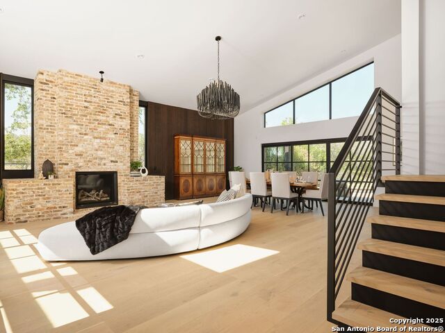 Image 10 of 59 For 353 Lakeview Blvd