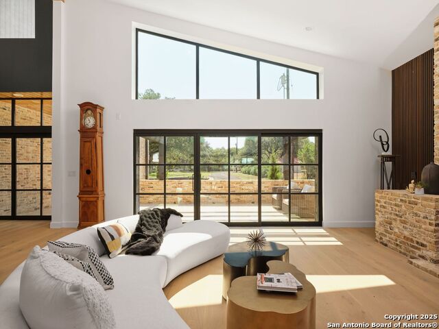 Image 11 of 59 For 353 Lakeview Blvd